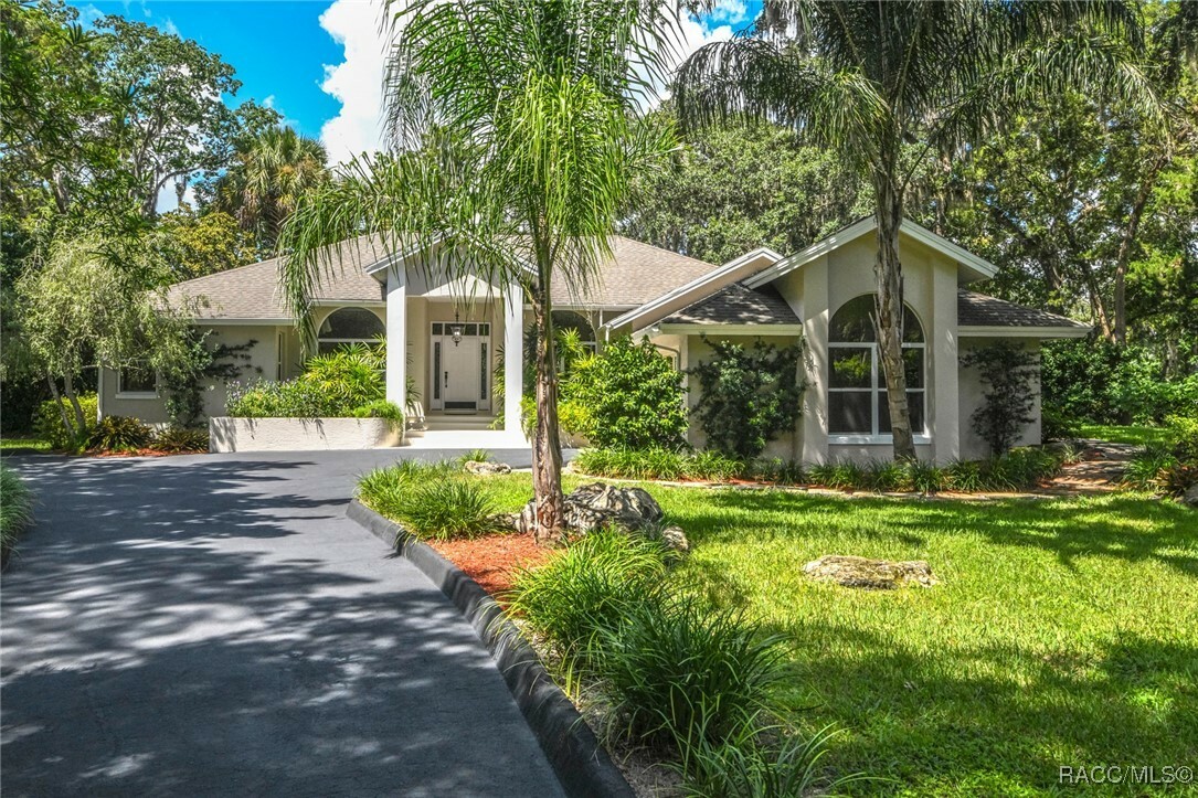 Property Photo: 750 NW Snug Harbor Road FL 34428