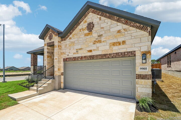 Property Photo:  9905 Paladin Ridge  TX 78254 