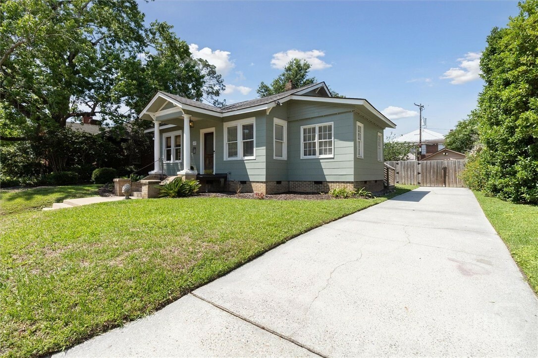 Property Photo: 532 E 50th Street GA 31405