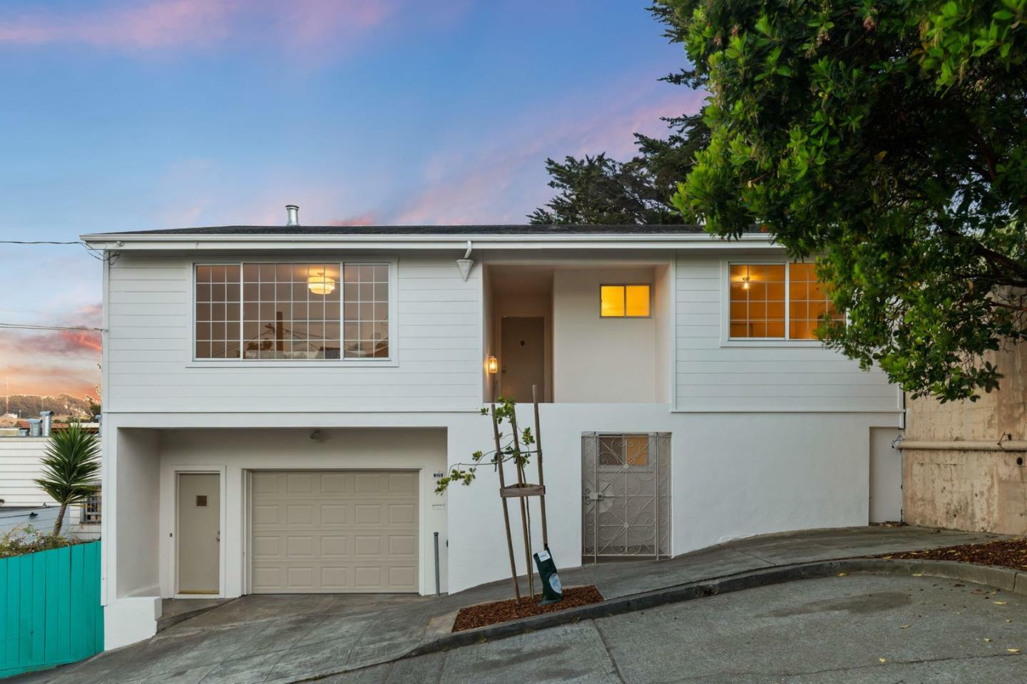 Property Photo: 325 Olmstead Street CA 94134
