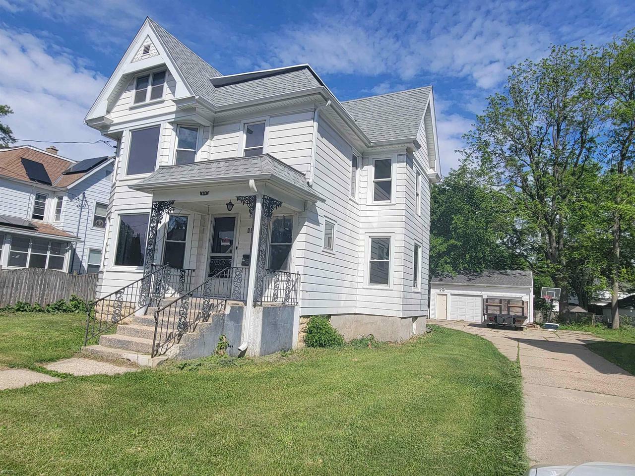 Property Photo:  616 Milton Avenue  WI 53548 