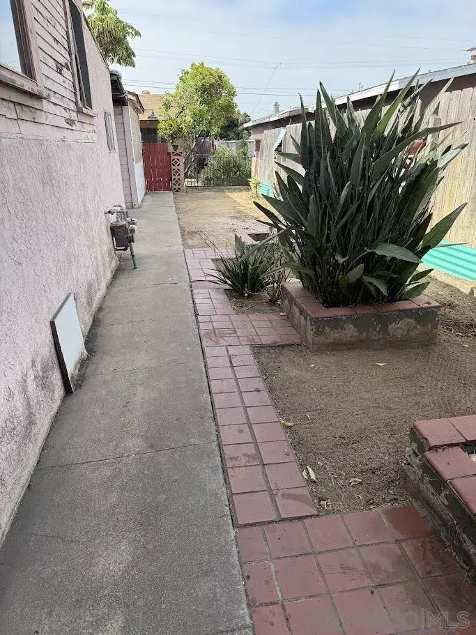 Property Photo:  3921-23 Delta St  CA 92113 