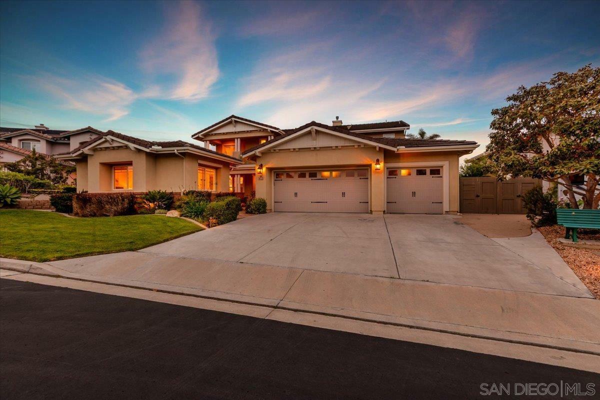 Property Photo: 473 Sandalwood Ct CA 92024