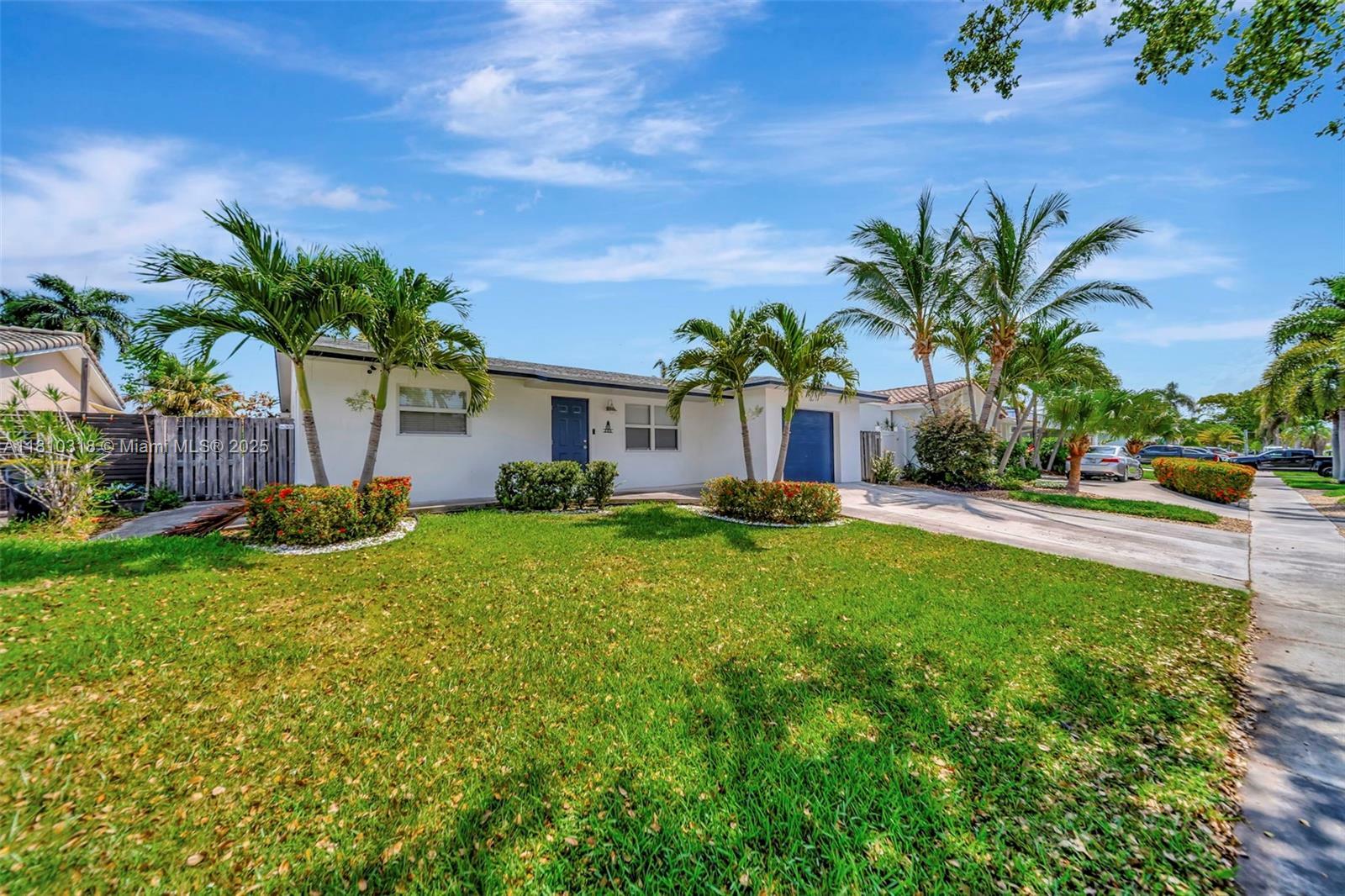 Property Photo:  205 SE 5th St  FL 33004 