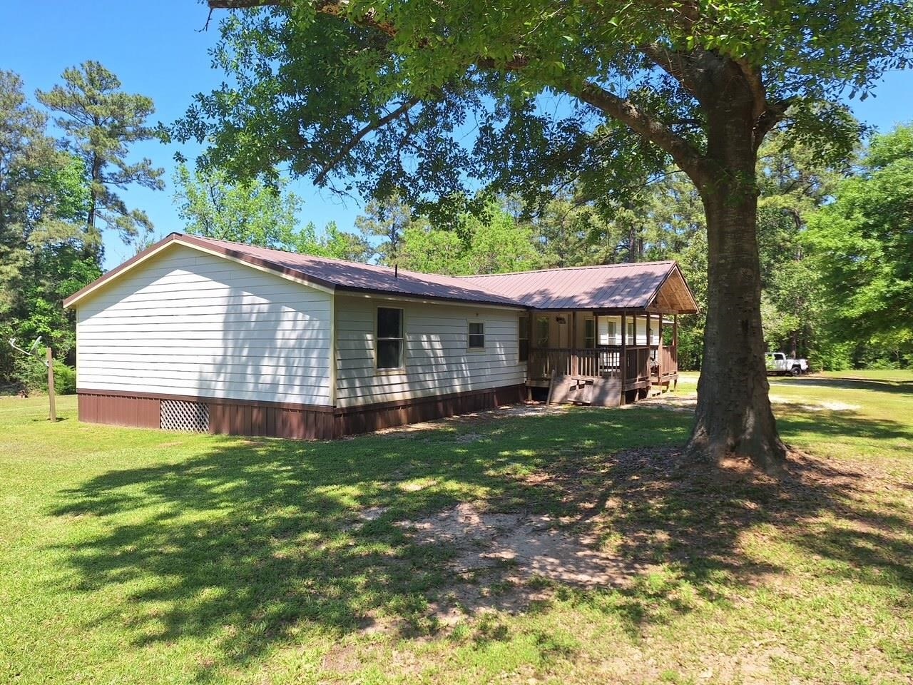 Property Photo: 425 Fm 1632 TX 75979