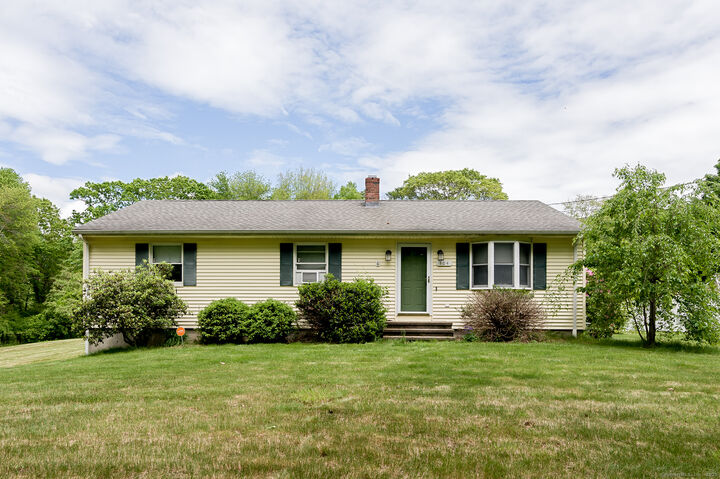Property Photo:  104 East Street  CT 06248 