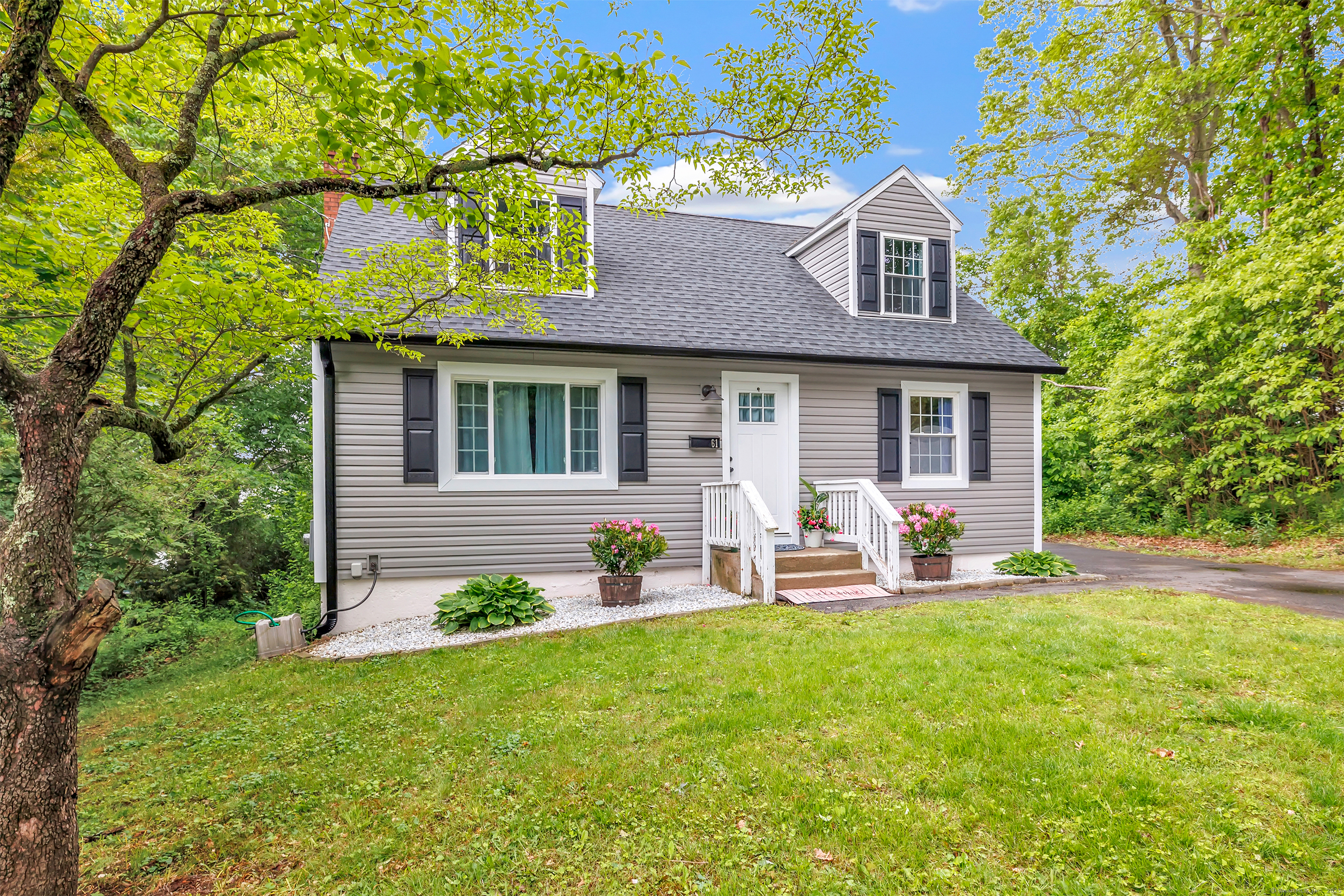 Property Photo: 61 Navadon Parkway CT 06457