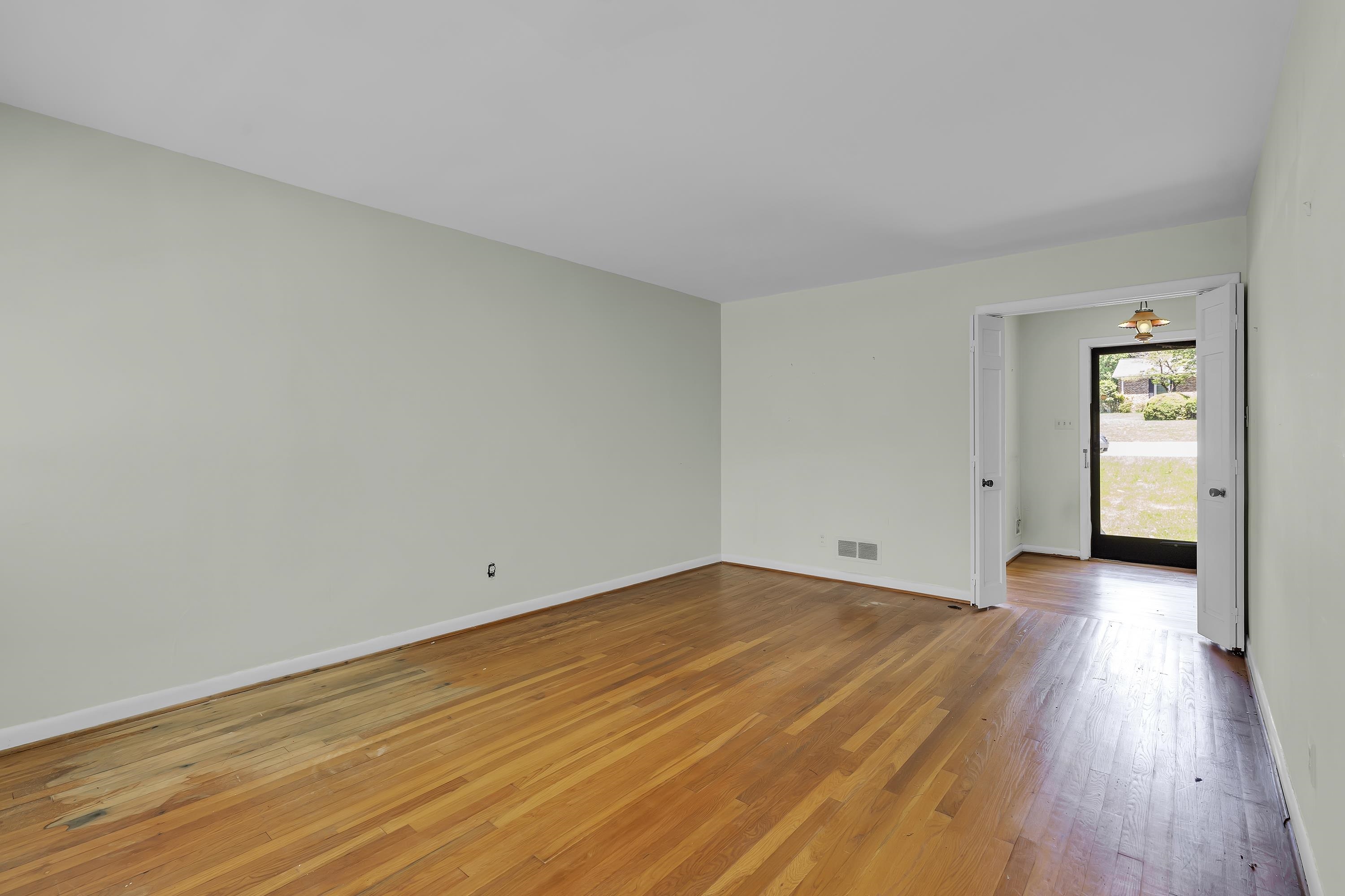 Property Photo: 128 Hillbrook Drive SC 29307