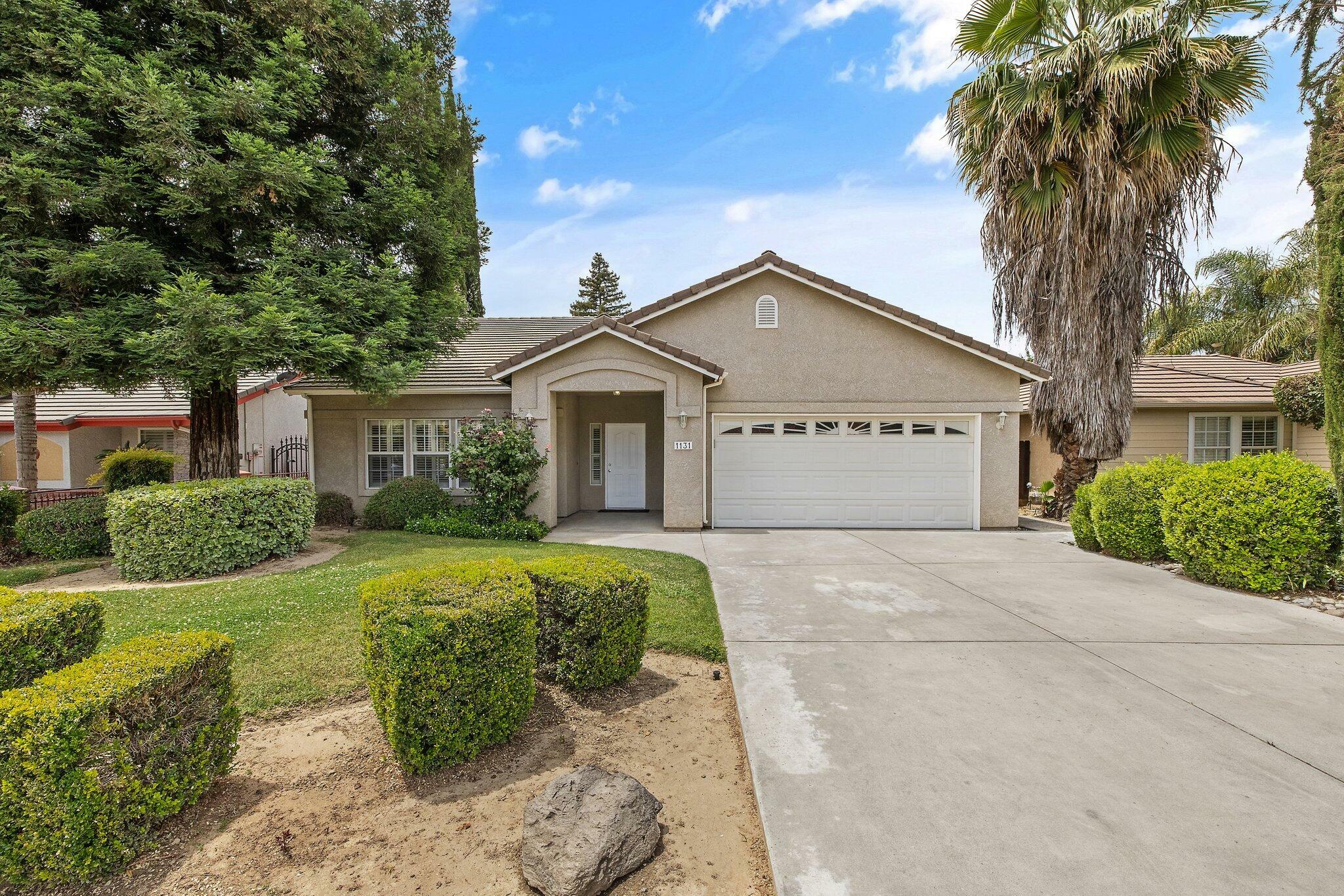 Property Photo: 1131 N Noyes Court CA 93291