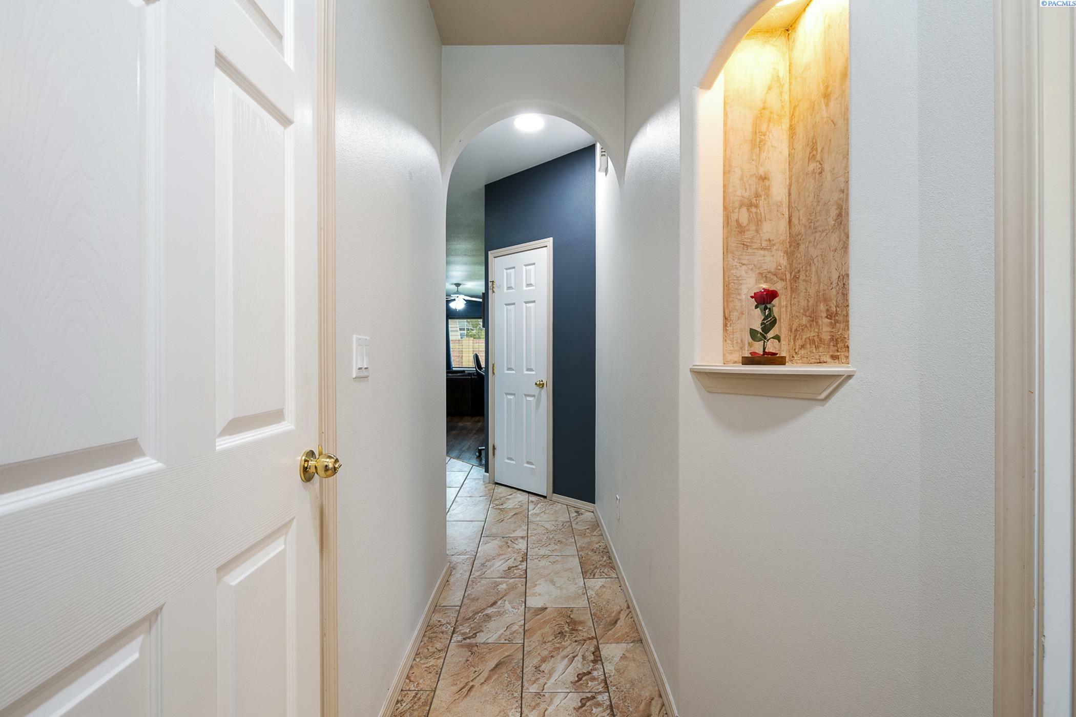 Property Photo: 9910 Vincenzo Dr WA 99301