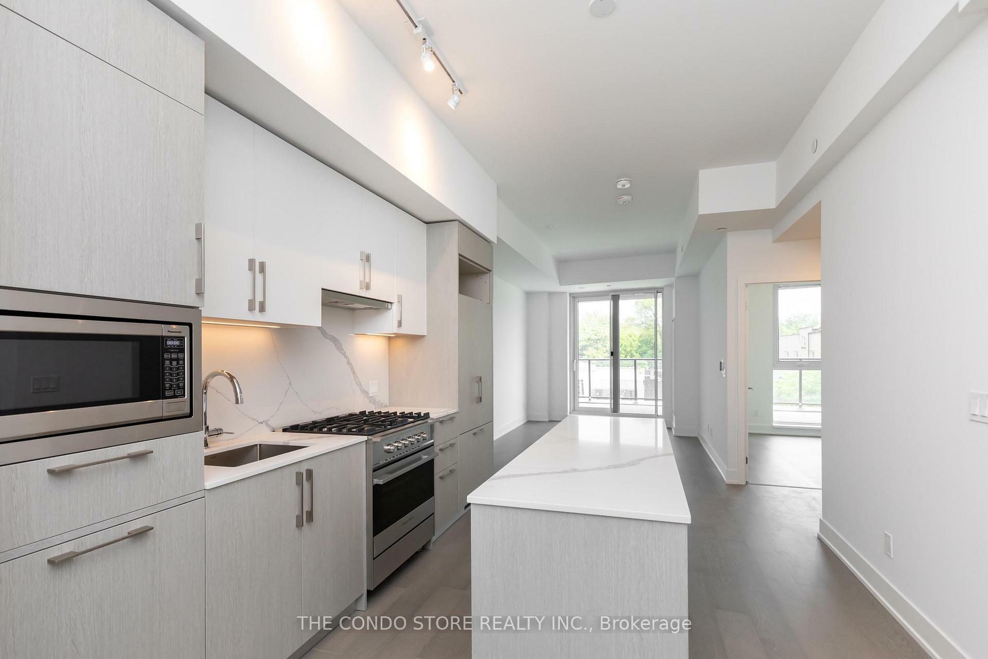 Property Photo: 8 Manor Road W 304 ON M4S 2A5