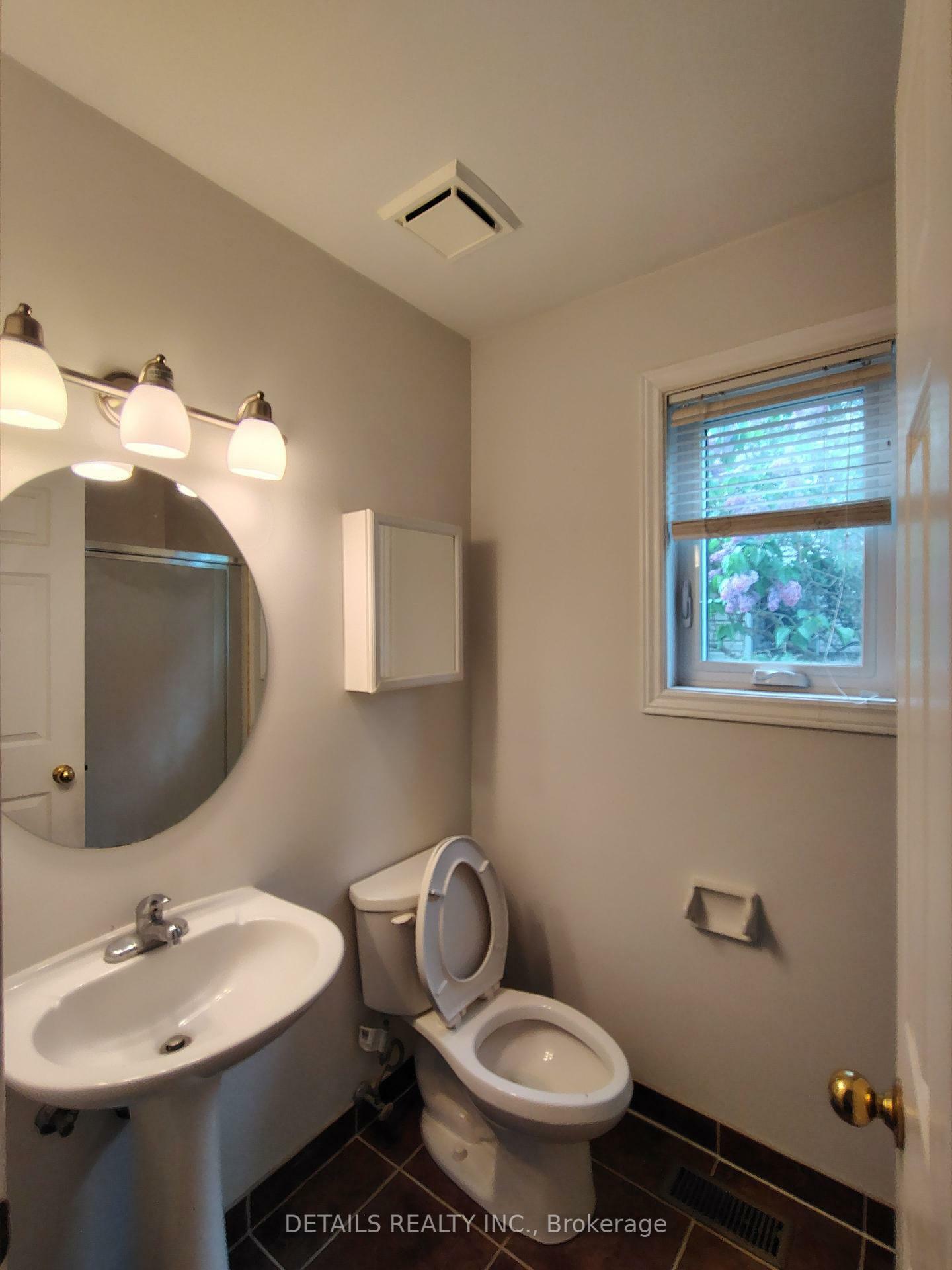 Property Photo:  30 Hodgson Court  ON K2K 2T4 
