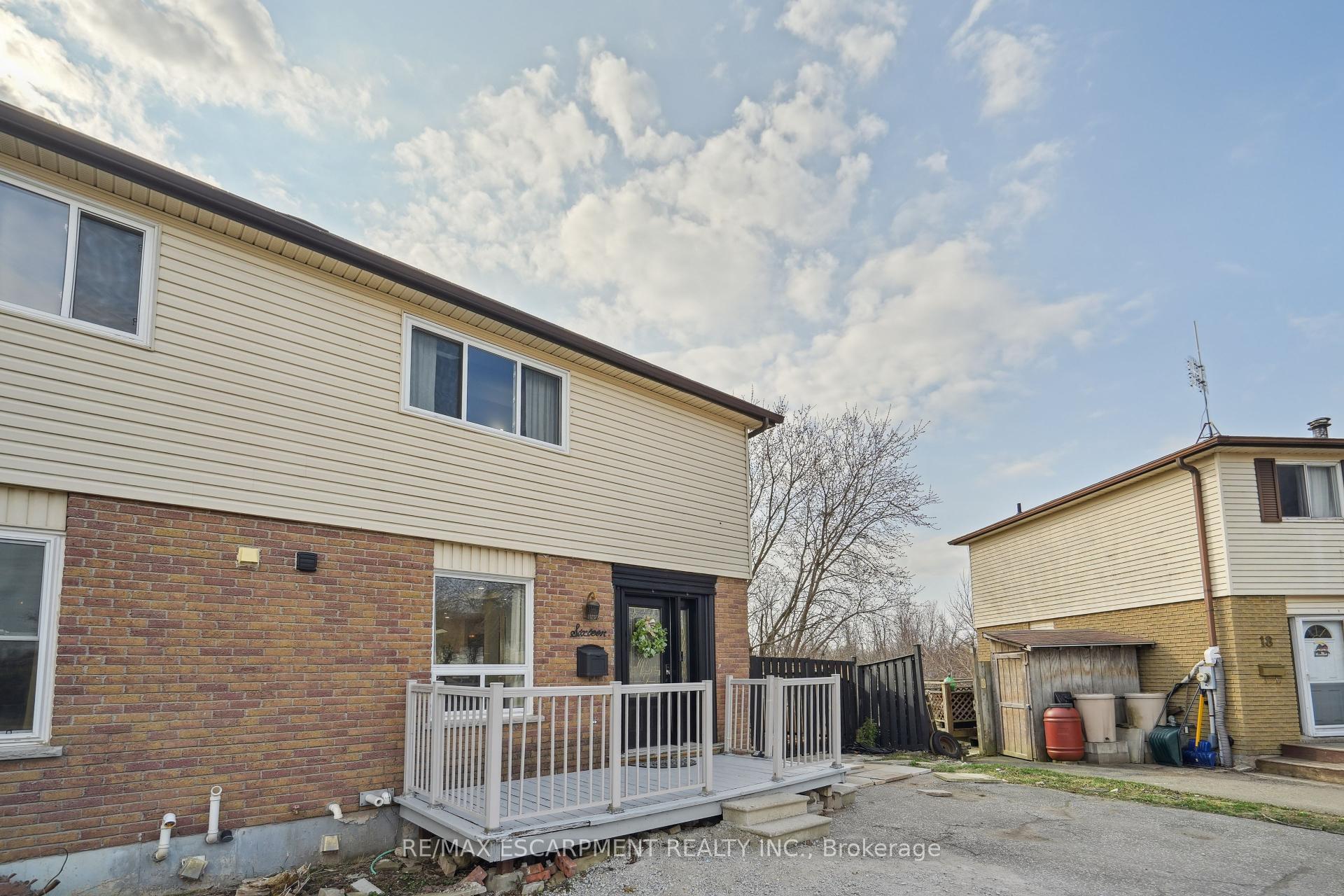 Photo de la propriété: 16 Campbell Court ON L7J 2V1