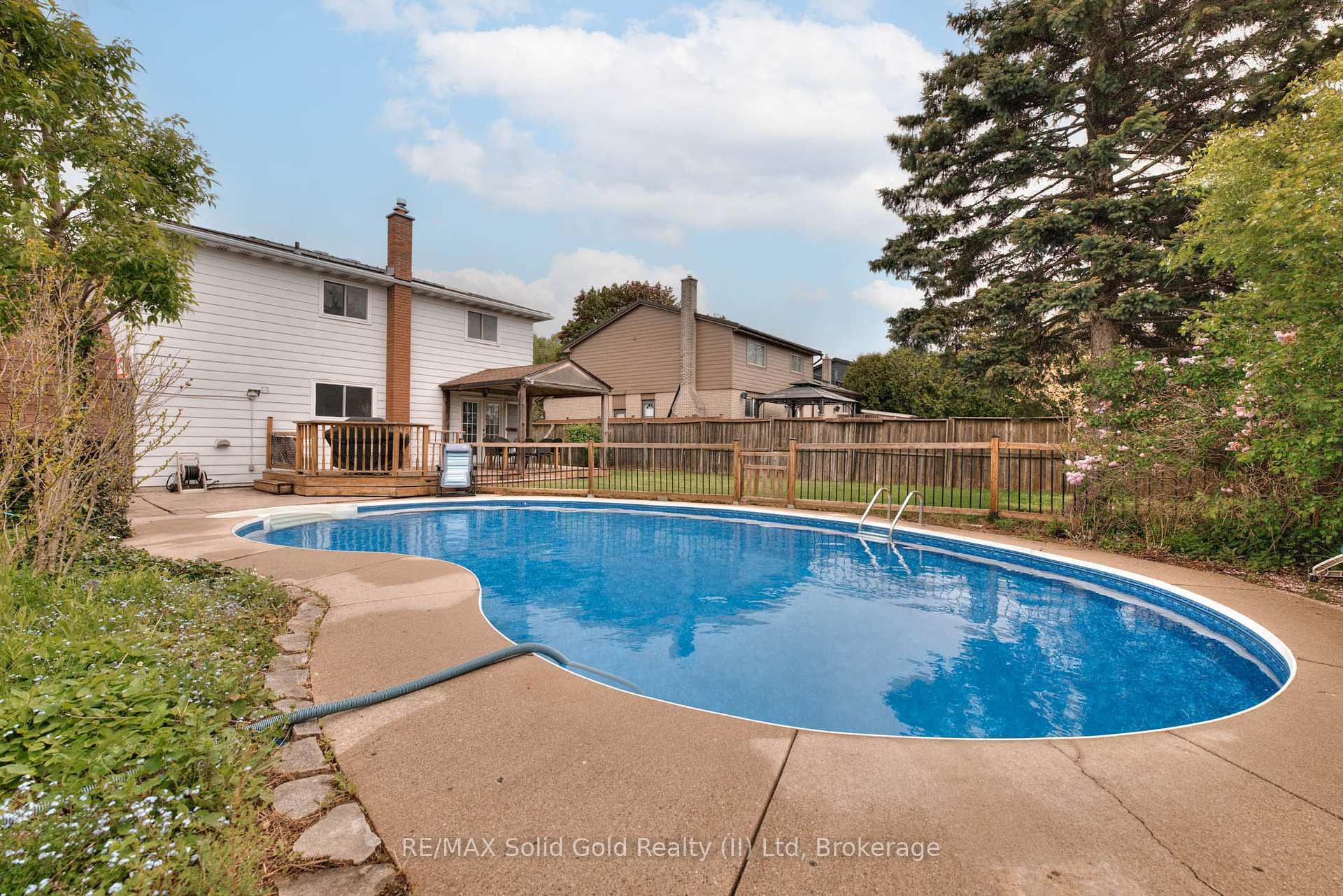 Property Photo: 33 McGarry Drive ON N2N 1A3