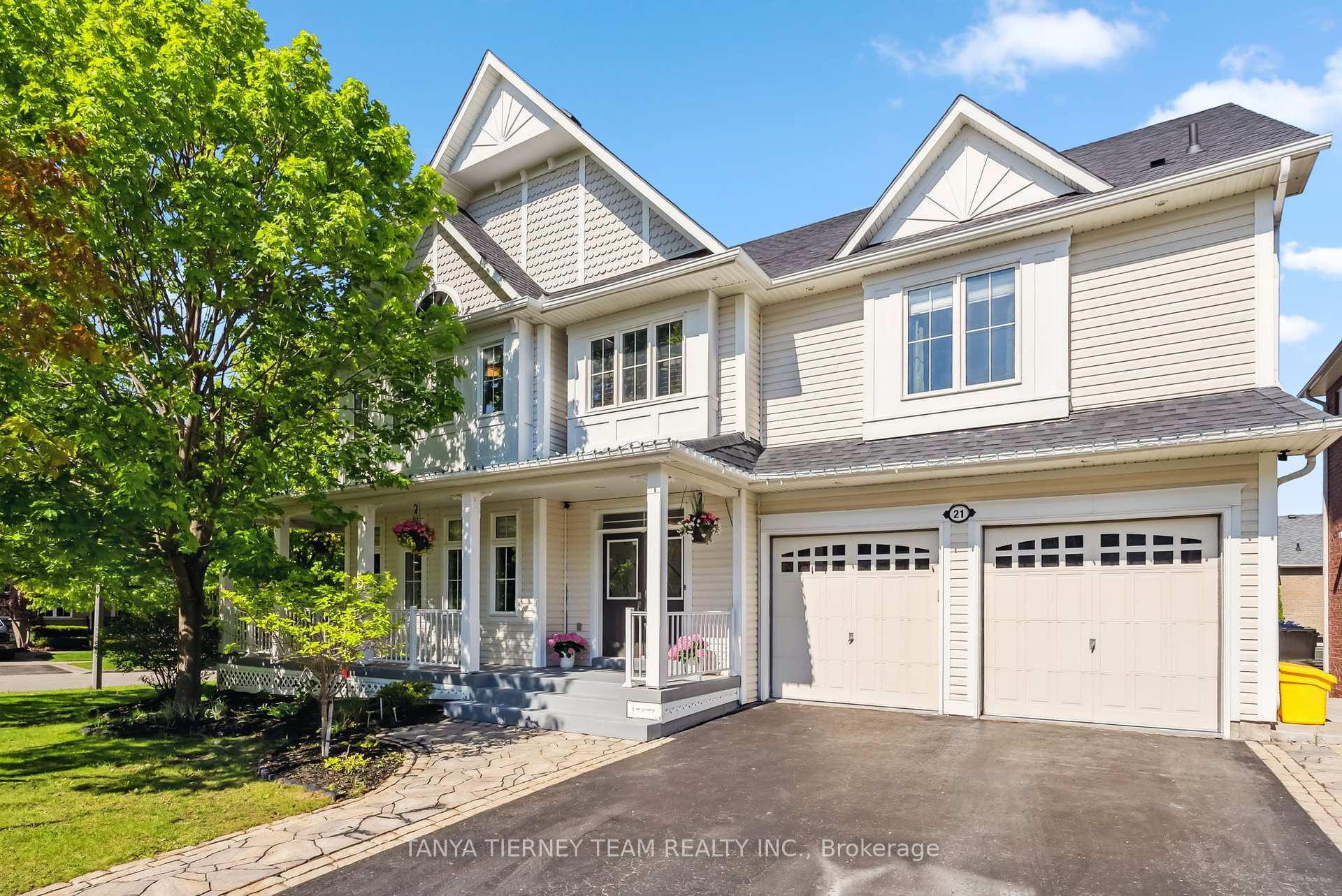 Property Photo: 21 Rainbow Crescent ON L1M 2N6