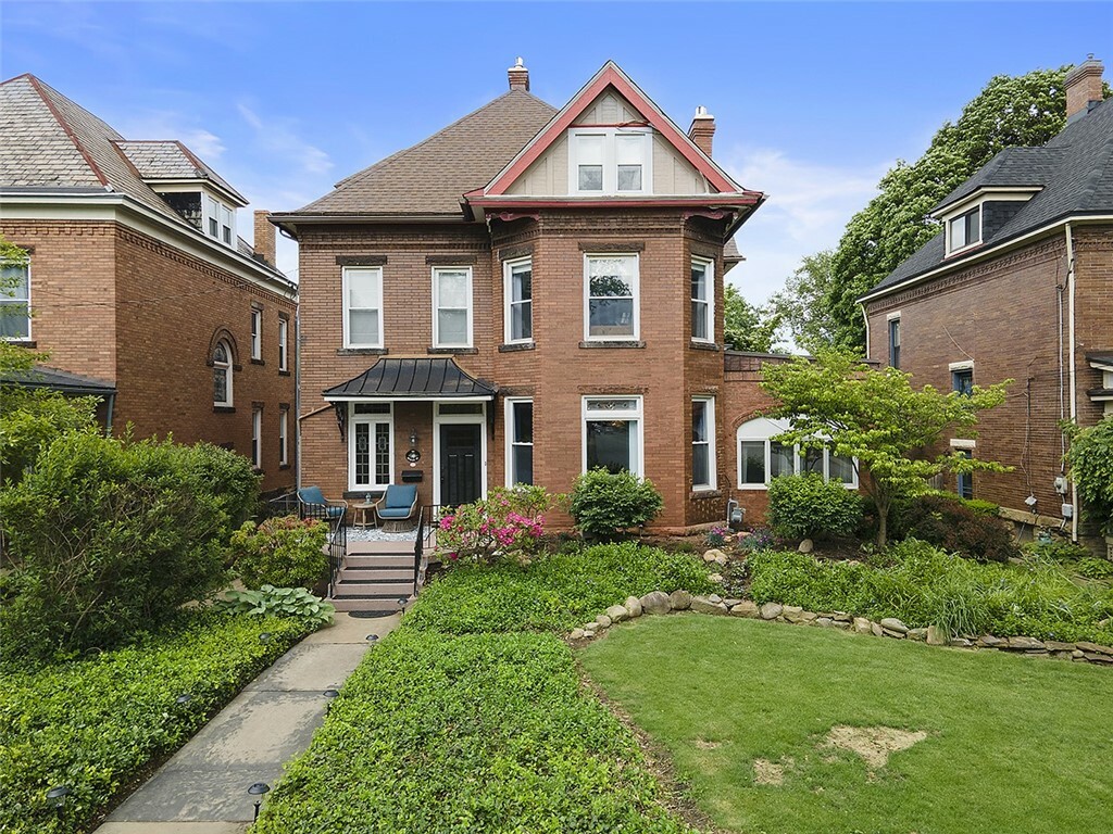 Property Photo:  194 Beaver St  PA 15009 
