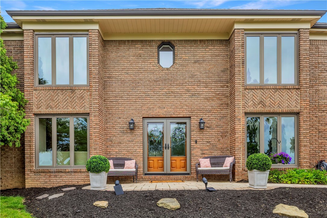 Property Photo: 207 Springhouse Dr PA 15025