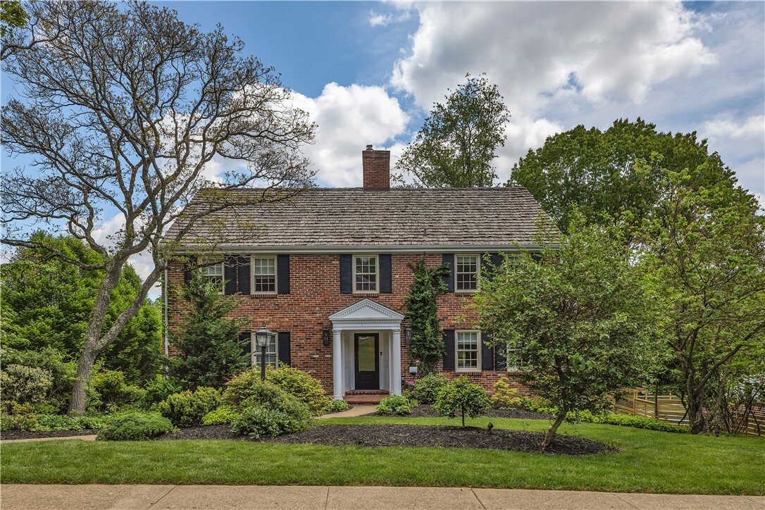 Property Photo: 2176 Ben Franklin Dr PA 15237