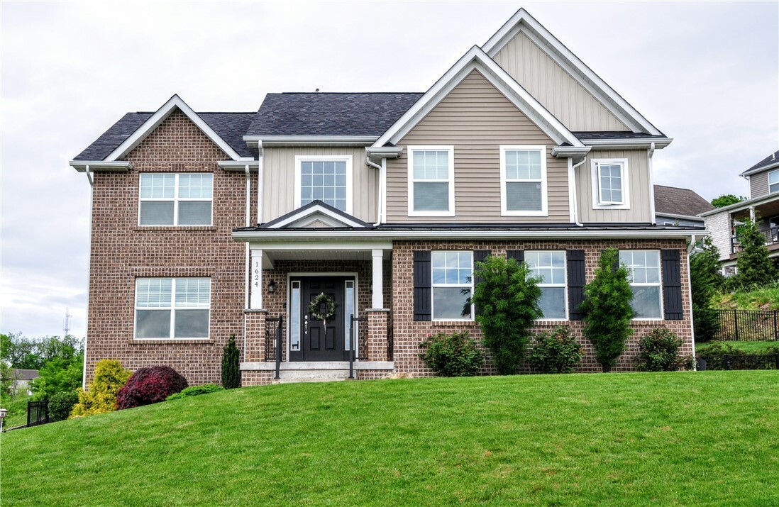 Property Photo: 1624 Windsor Rd PA 15642