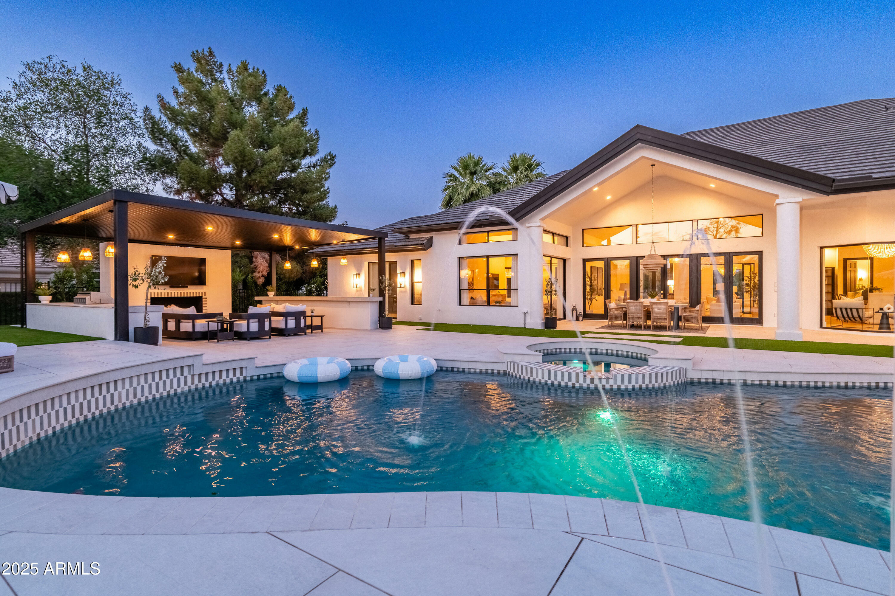 Property Photo: 5 E Oakwood Hills Drive AZ 85248