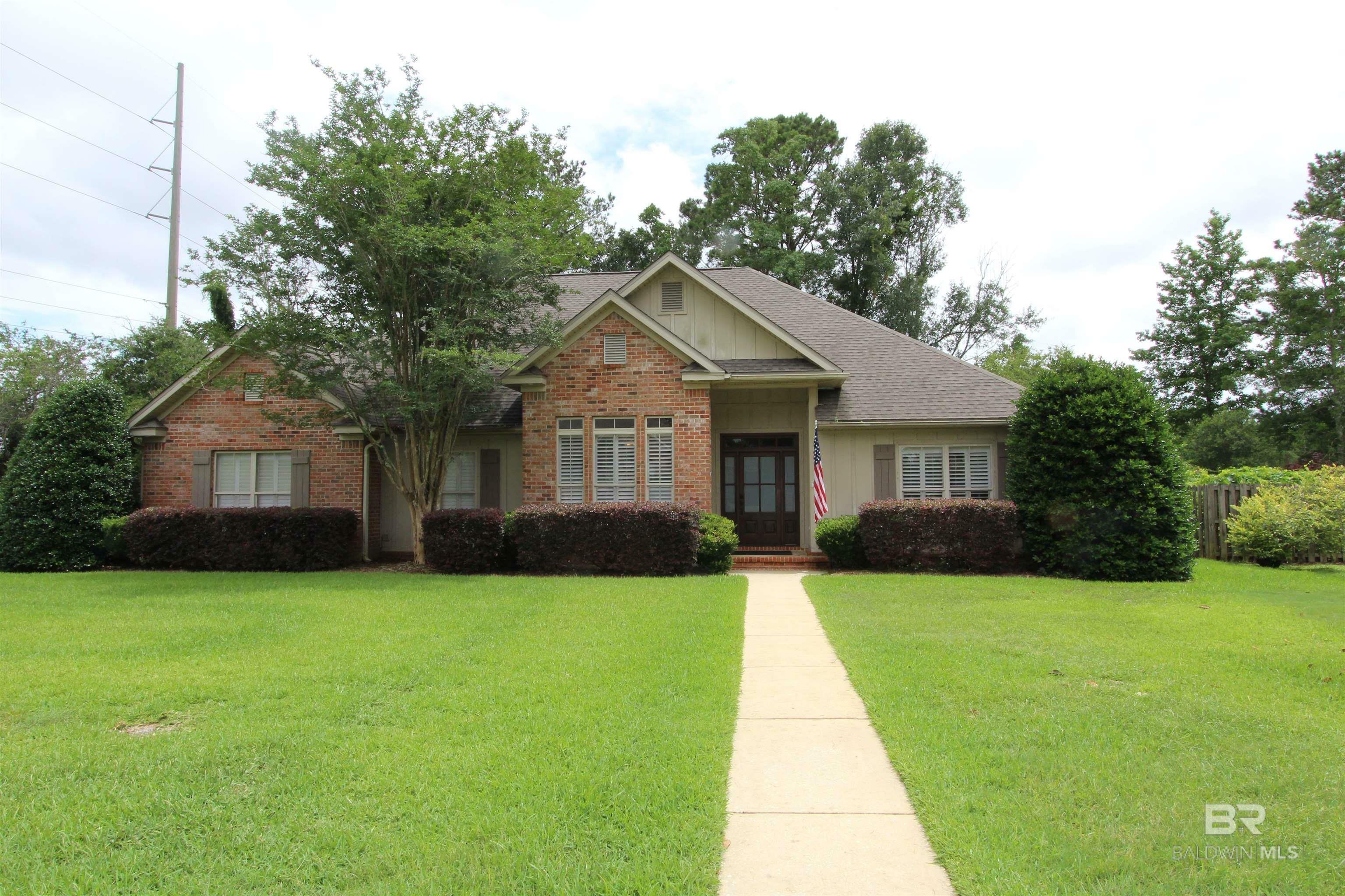 Property Photo: 9948 Sommerset Drive AL 36526