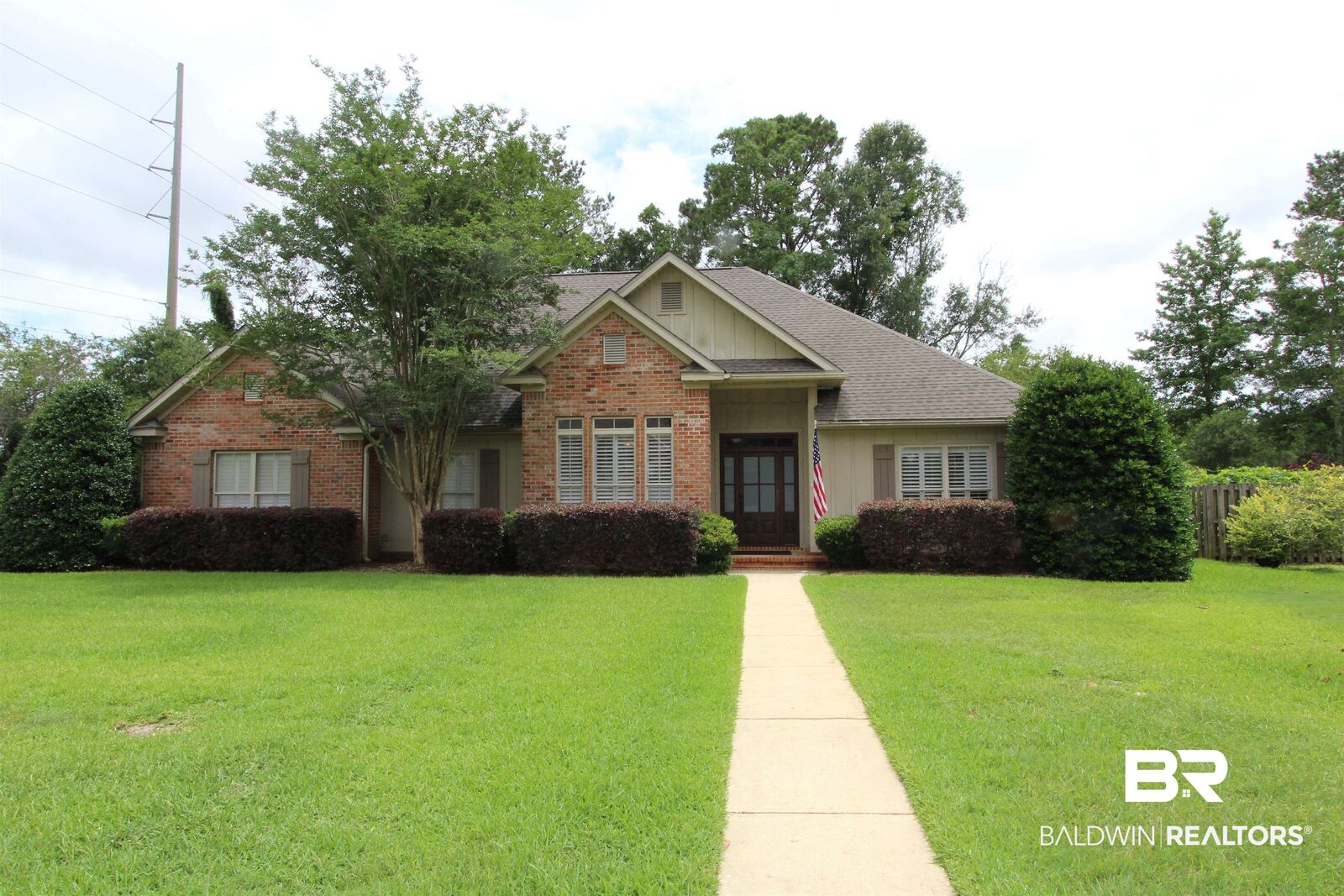 Property Photo: 9948 Sommerset Drive AL 36526