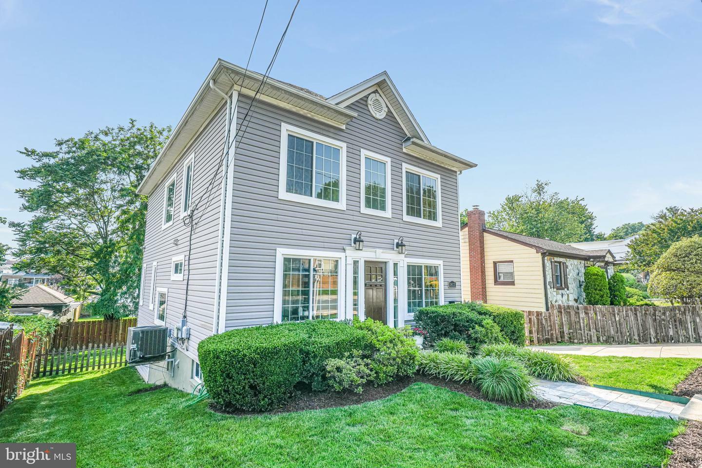 Property Photo: 1812 N Culpeper Street VA 22207
