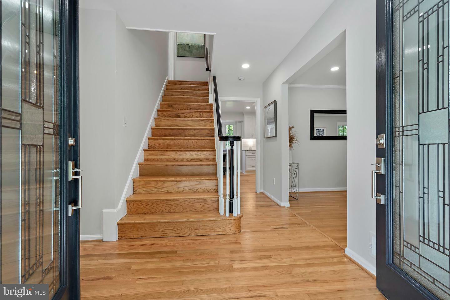 Property Photo: 8801 Fircrest Place VA 22308