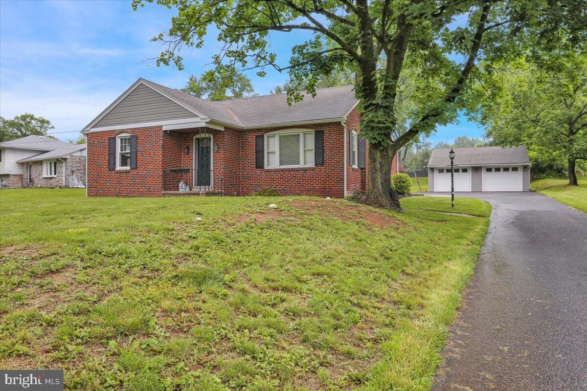 Property Photo: 1357 Manatawny Drive PA 19464