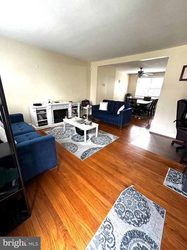 Property Photo:  912 Evesham Avenue  MD 21212 