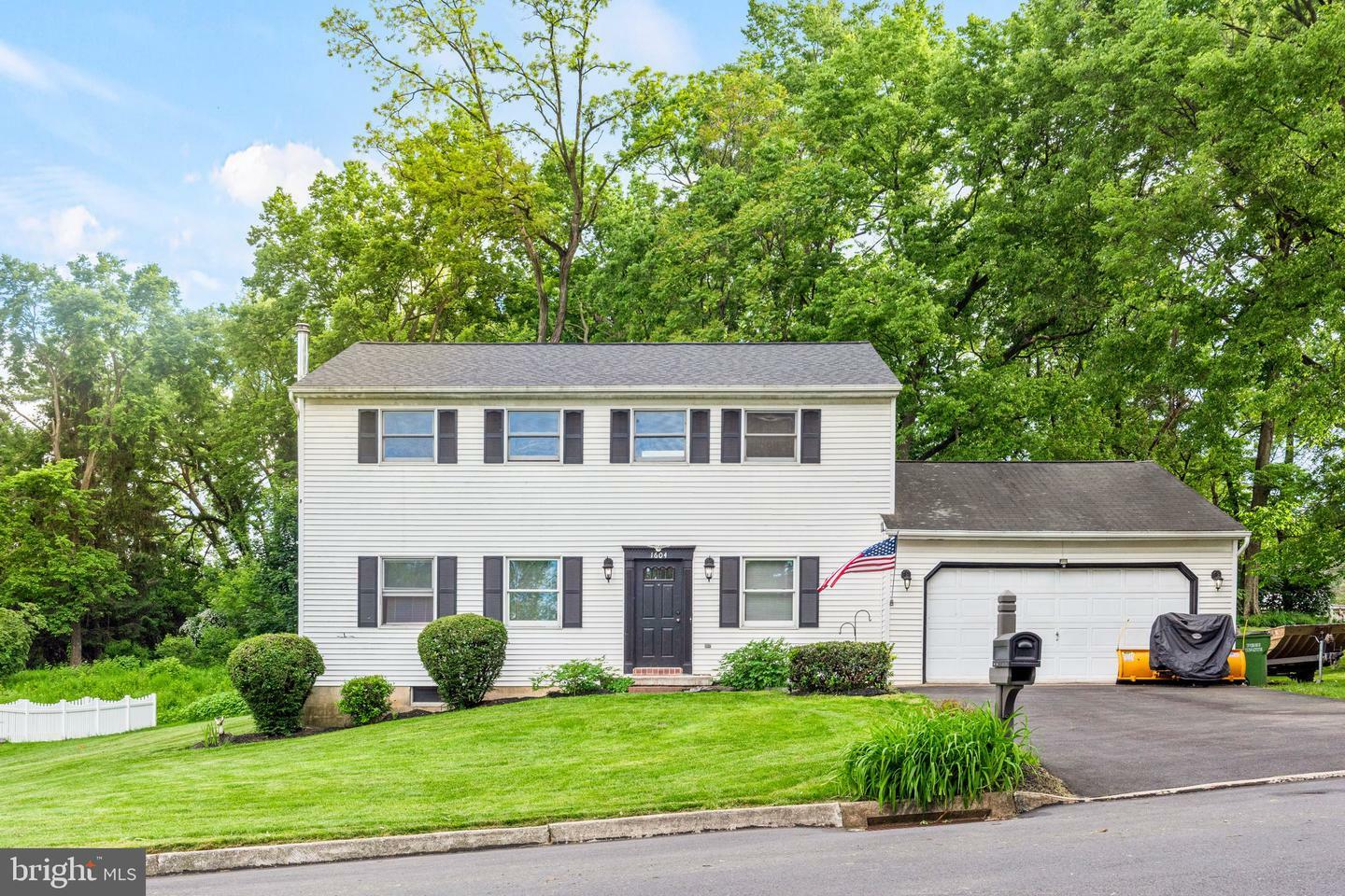 Property Photo: 1604 Kathryn Street PA 17070