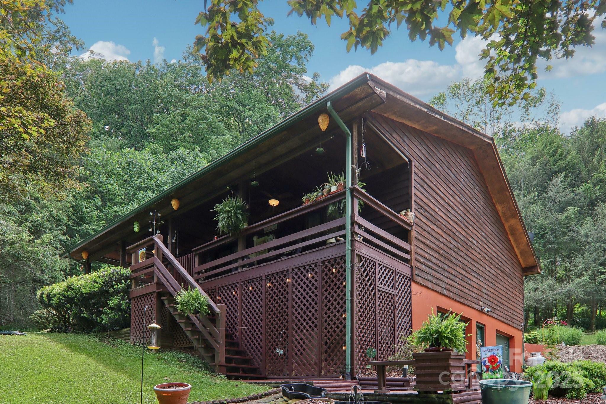 Property Photo: 457 Shady Ridge Road NC 28785