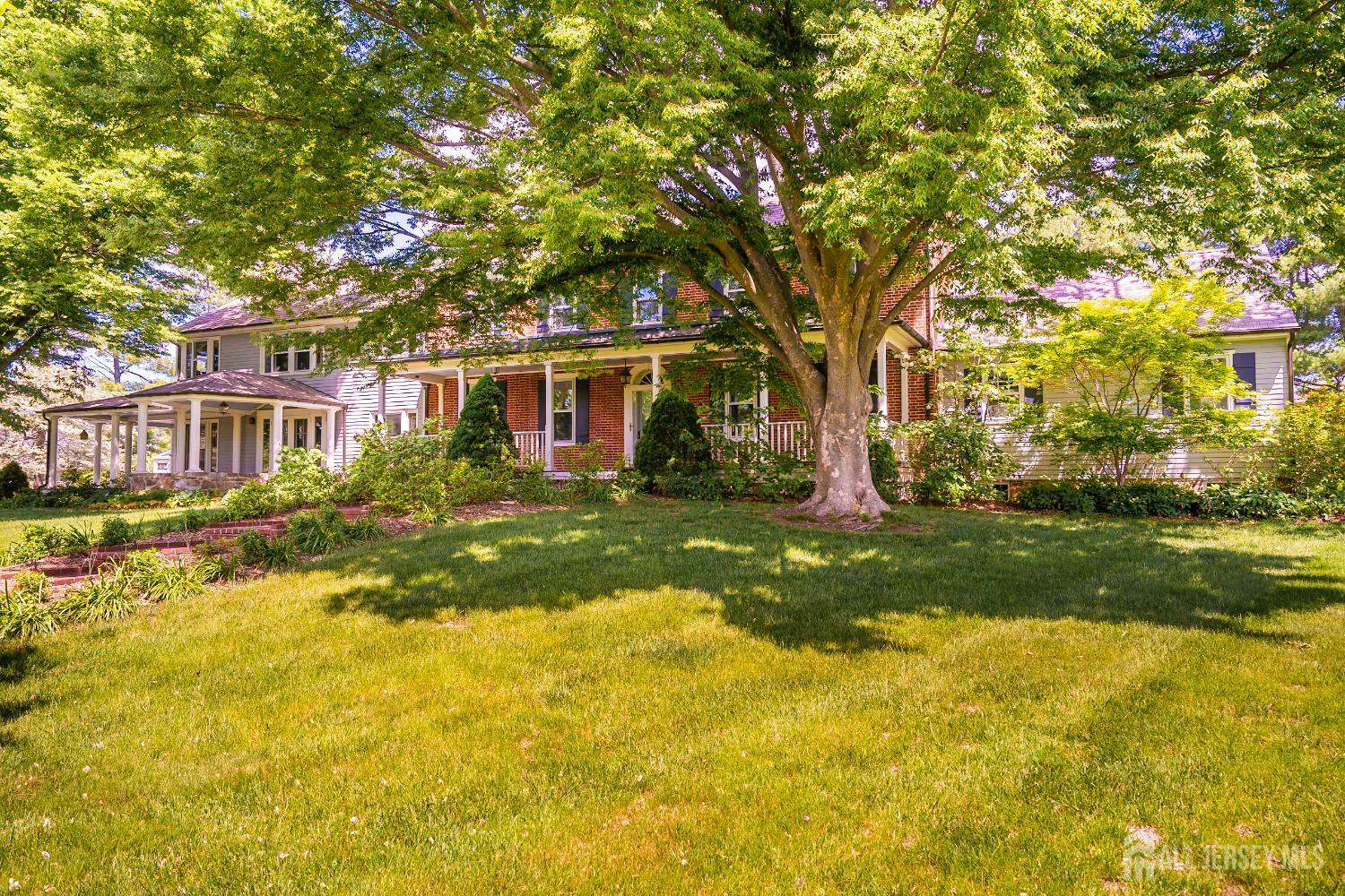 7 Finch Court  West Windsor NJ 08550 photo