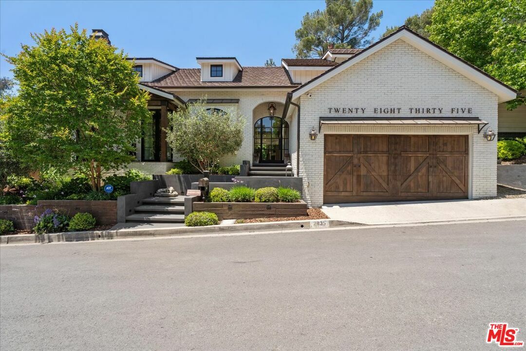 Property Photo: 2835 Westbrook Ave CA 90046