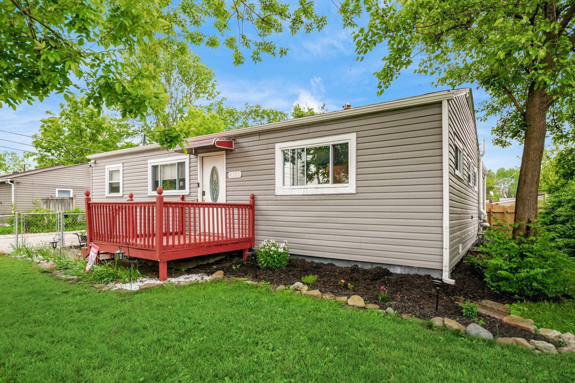 Property Photo: 4351 Broadhurst Drive OH 43213
