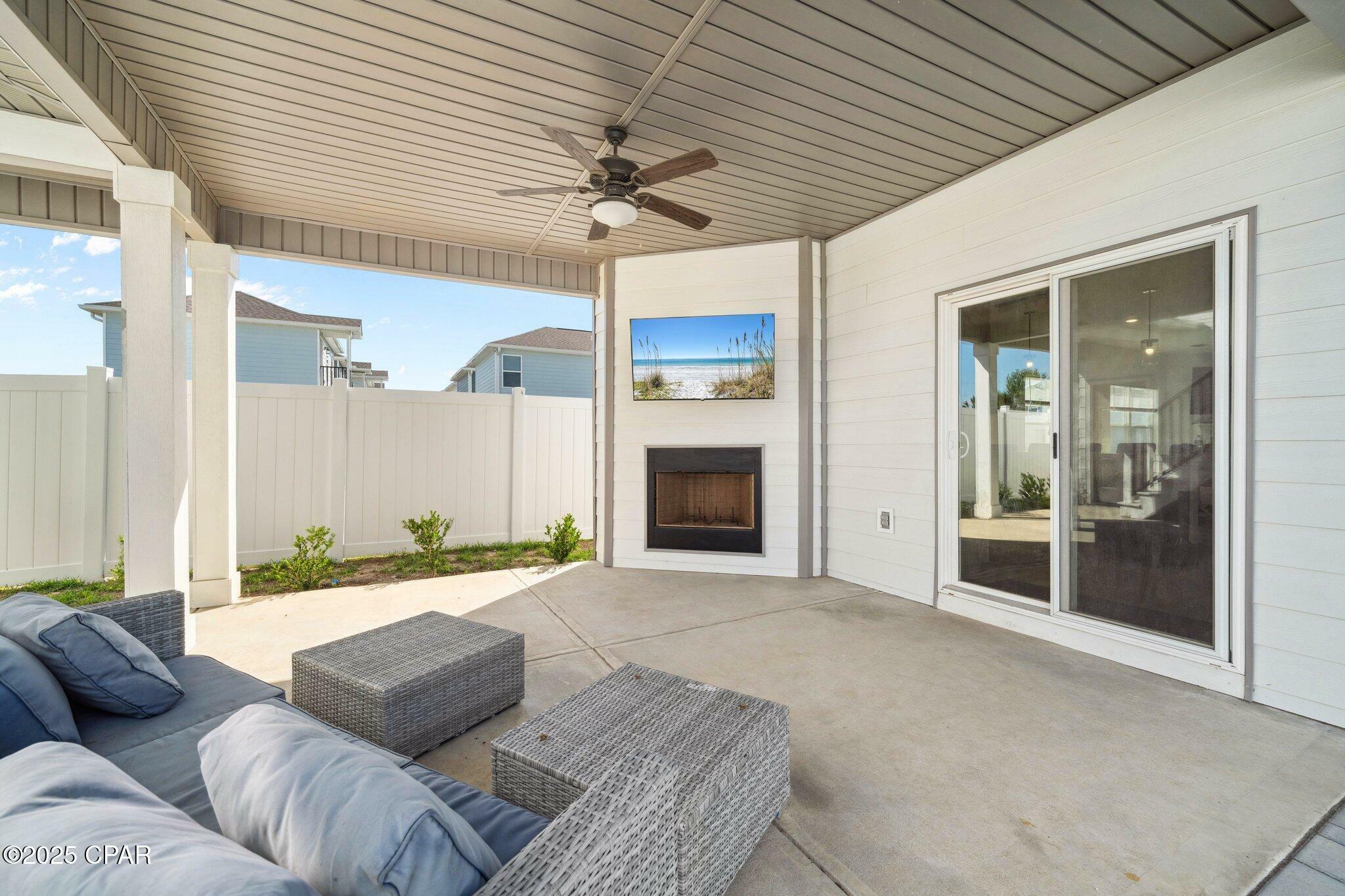 Property Photo: 400 Arrowwood Boulevard FL 32439
