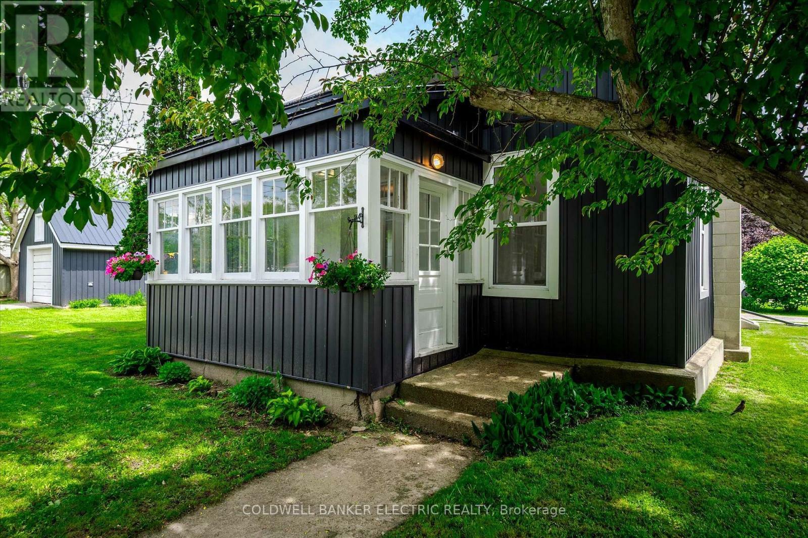 Property Photo: 65 Queen Street ON K0L 2V0