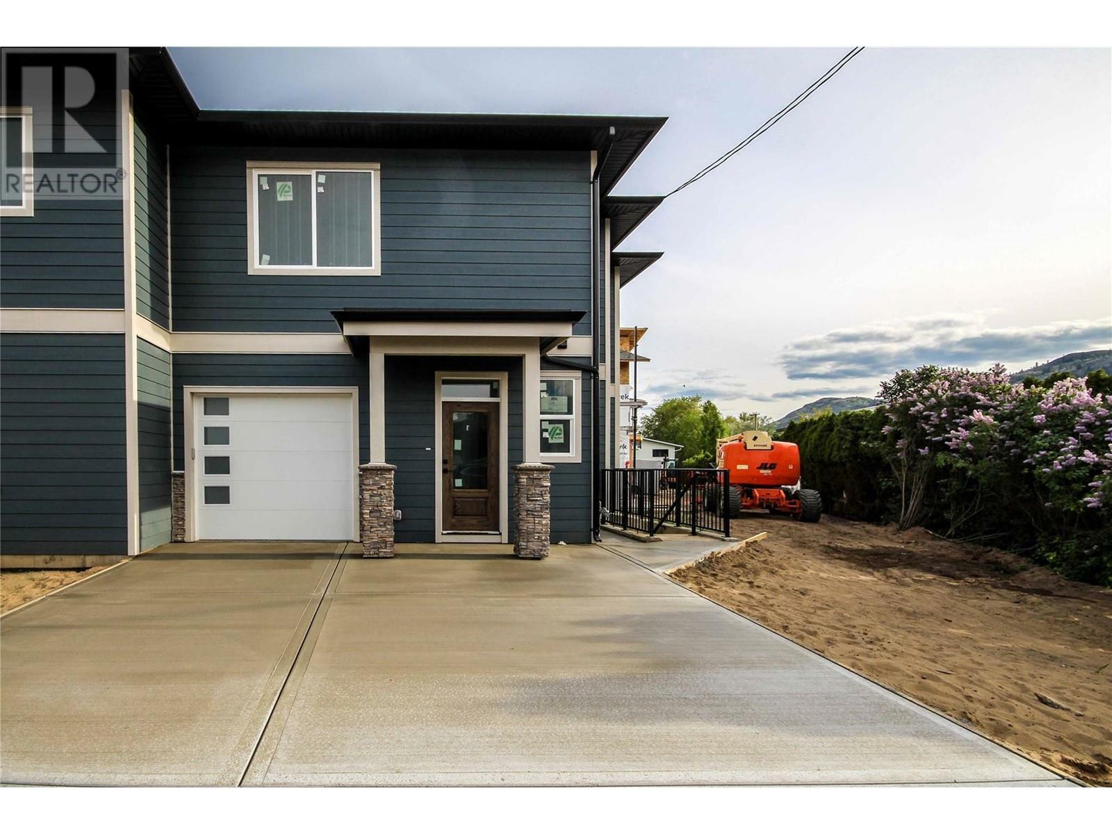Property Photo: 723 Lyne Road BC V2B 6Z7