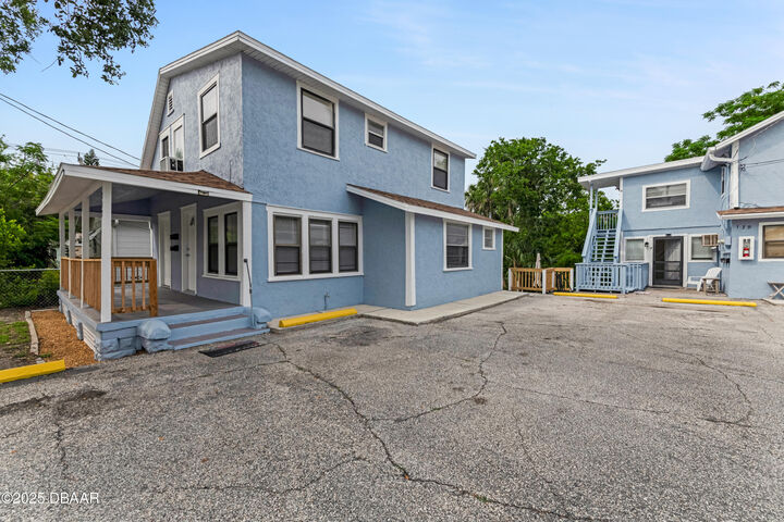 Property Photo:  137-139 S Halifax Avenue  FL 32118 