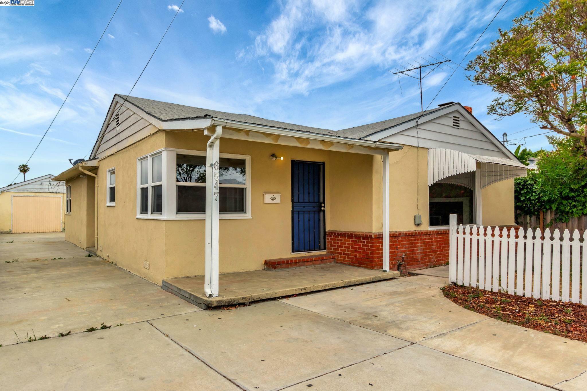 Property Photo: 6547 Dairy Ave CA 94560