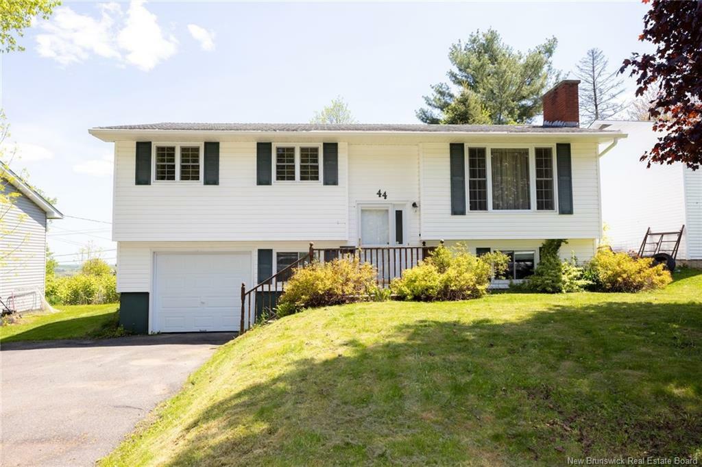 Property Photo: 44 Kimble Court NB E3B 5W4