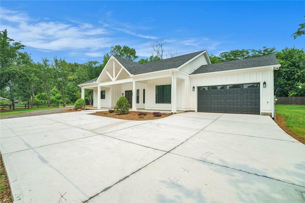 Property Photo:  4824 SE Highway 20  GA 30013 