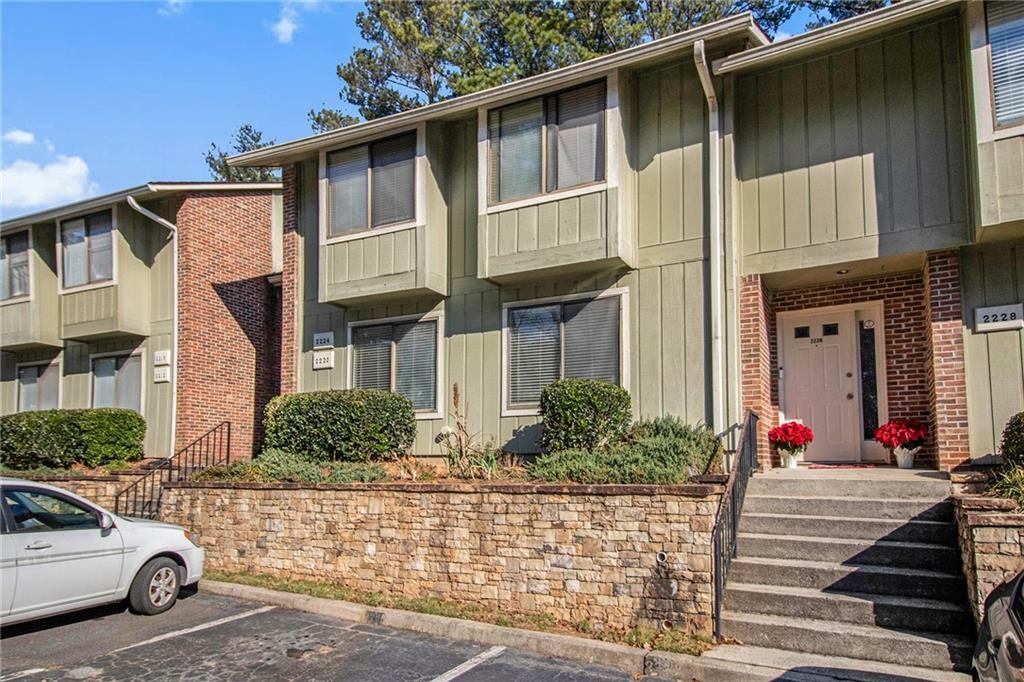 Property Photo: 2220 Runnymead Ridge SE GA 30067