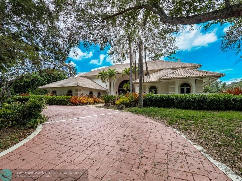 Property Photo: 10519 Pine Tree Terrace FL 33436
