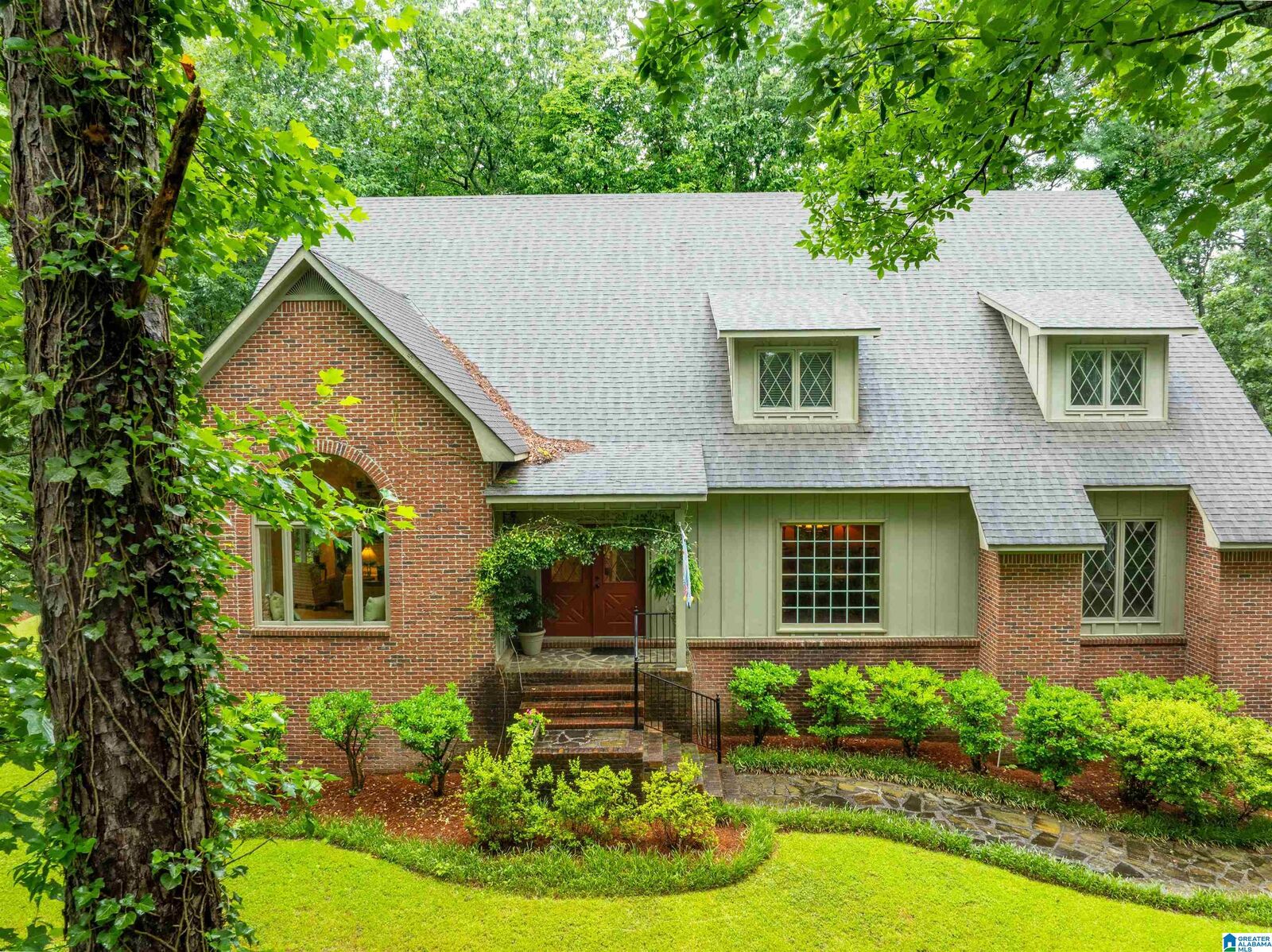 Property Photo:  520 Mistletoe Hollow  AL 35901