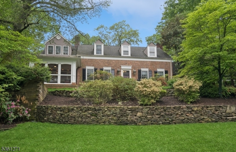 957 Woodmere Dr  Westfield Town NJ 07090 photo