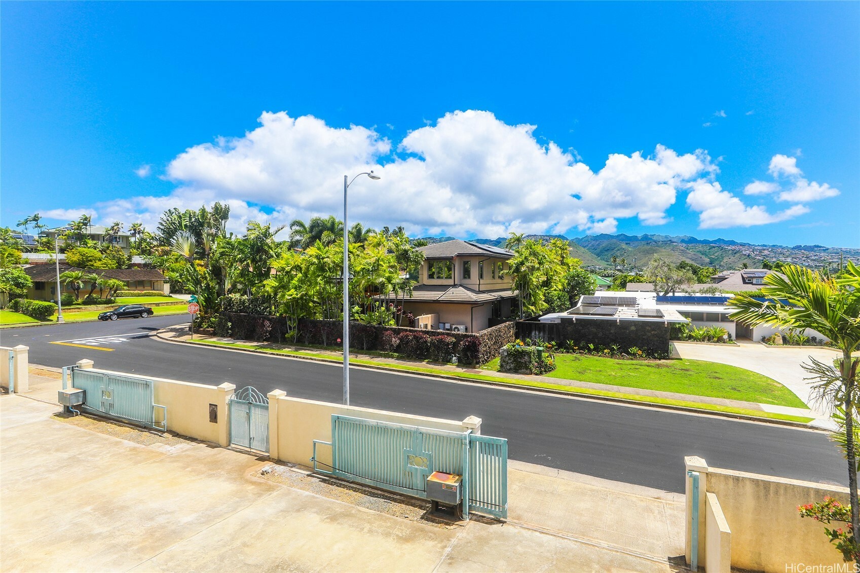 Property Photo: 736 Ulili Street HI 96816