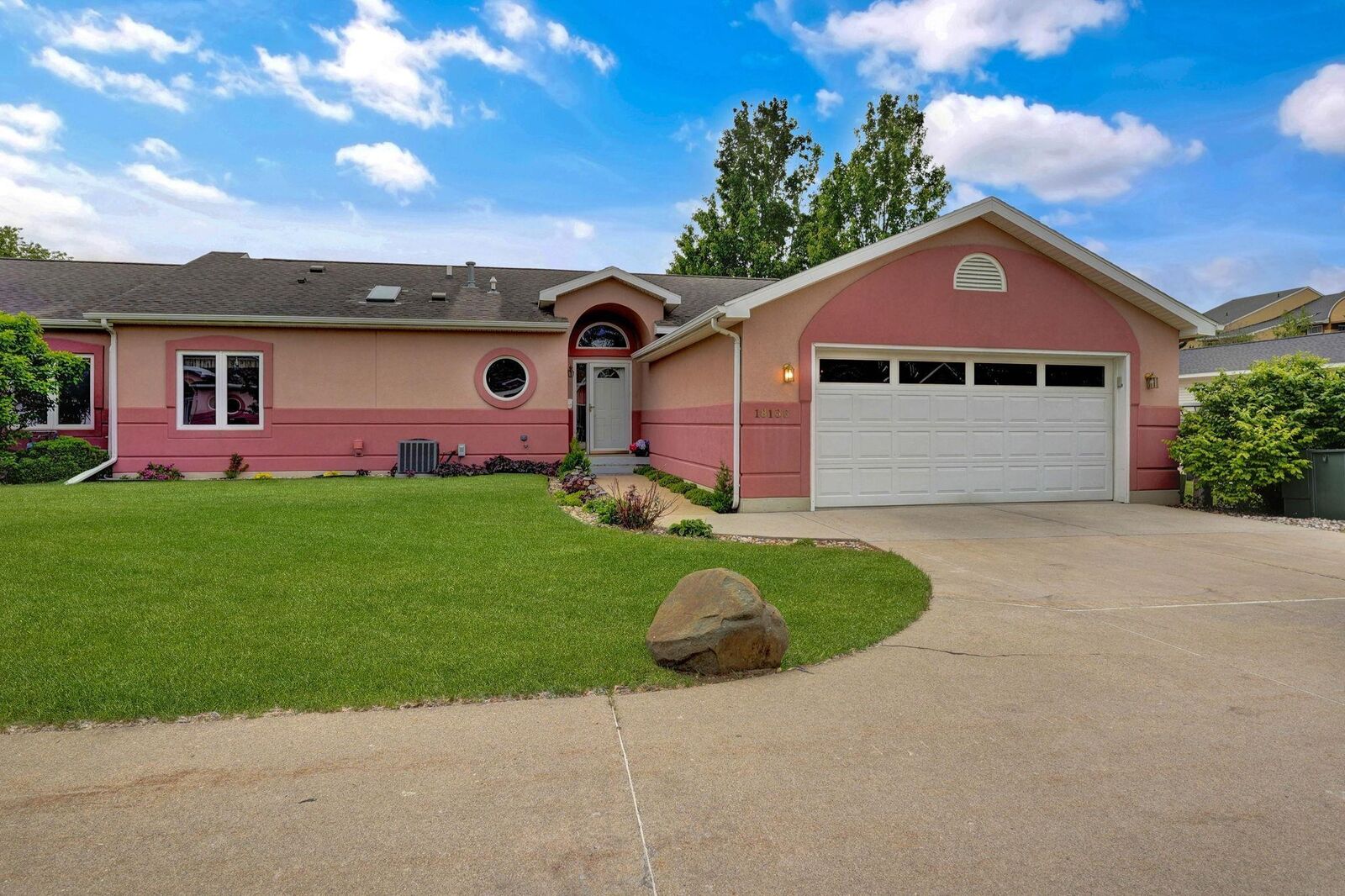 Property Photo: 1813 W 18th Street B IA 50613