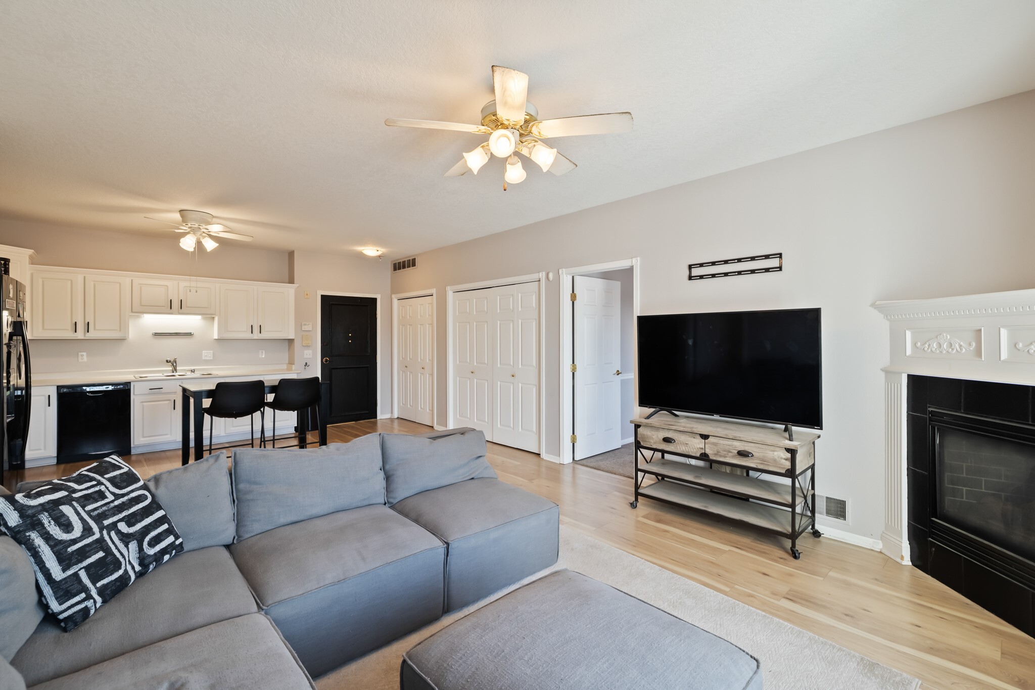 Property Photo: 1335 SE Florence Drive 312 IA 50263