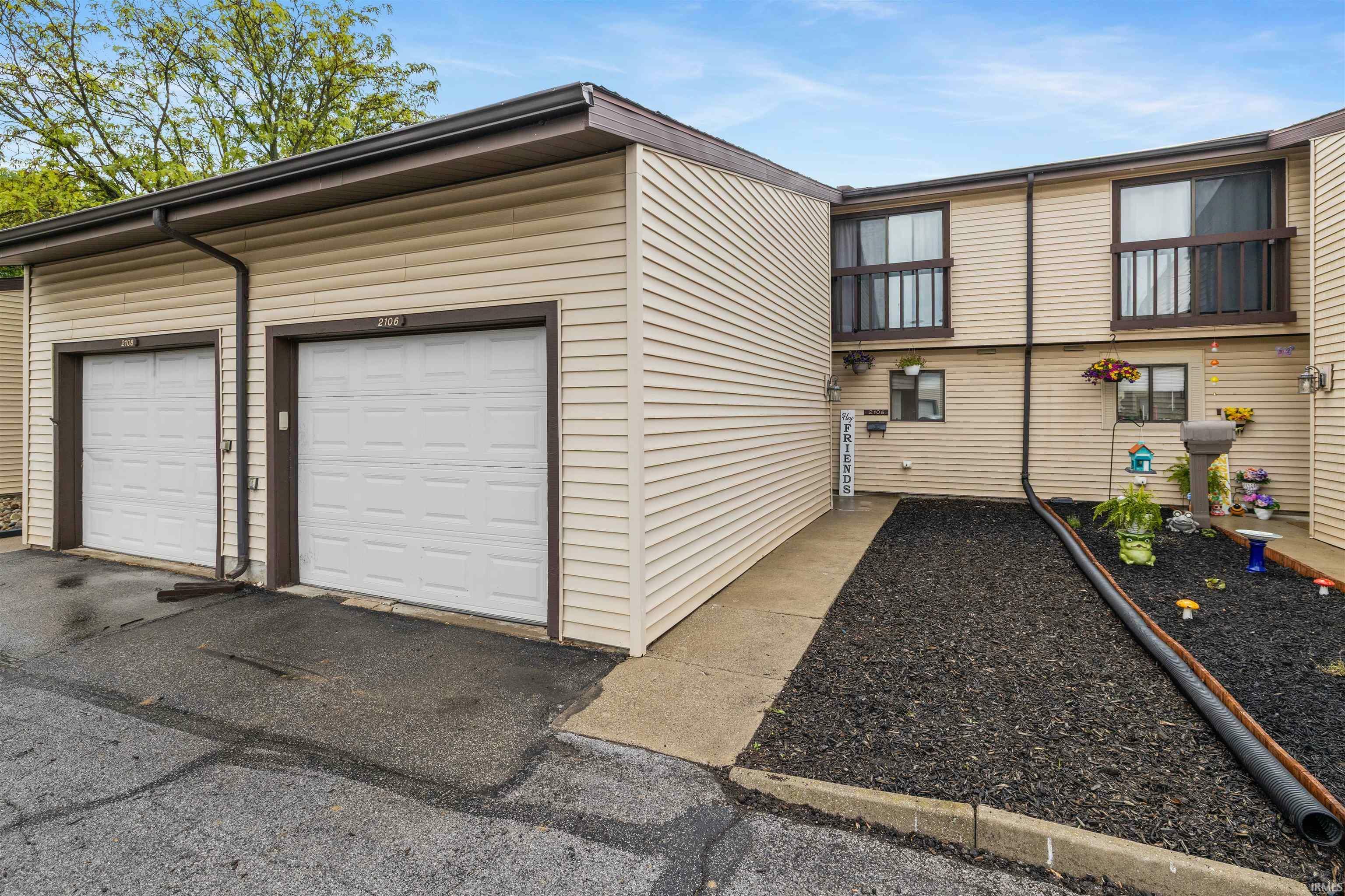 Property Photo:  2106 Bayside Court  IN 46804 